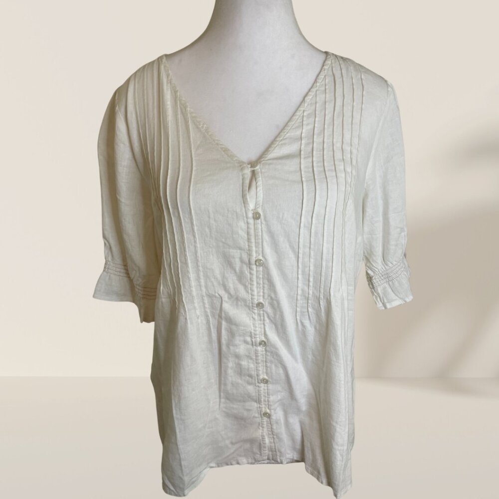Old Navy White Pintuck Button-Front Blouse – Size M (NWT) - Picture 2 of 6